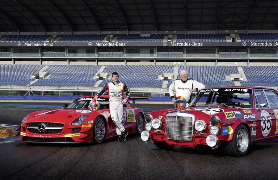  Mercedes-Benz SLS AMG GT3 2011 года  (фото 23 из 38)